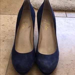 Marc fisher blue heels